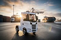 Kinderfahrzeug SCANIA R Series 4 Motoren - weiß