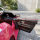 Kinder Elektroauto 12V Kinderauto mit Fernbedienung Lithium-Akku 2 Motor Sanftanlauf Hinterradfederung Rosa